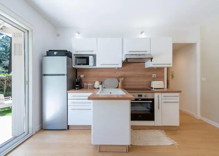 Daire Ground-floor With Private Garden Cannes