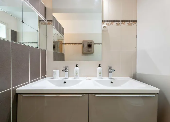 Ground-floor With Private Garden Daire