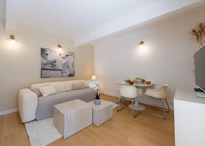 Daire Ground-floor With Private Garden Cannes