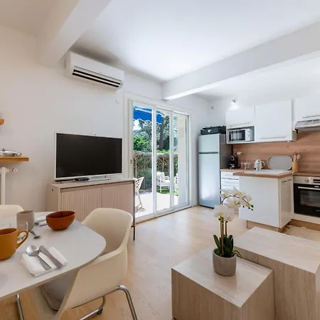 Ground-floor With Private Garden *