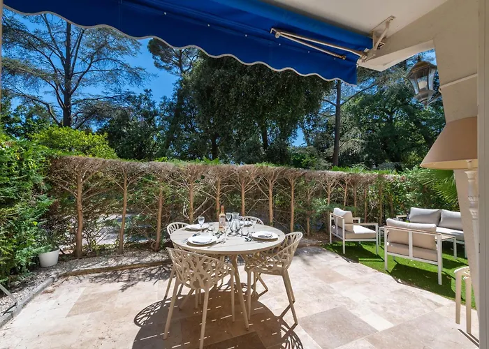 Ground-floor With Private Garden Apartment *