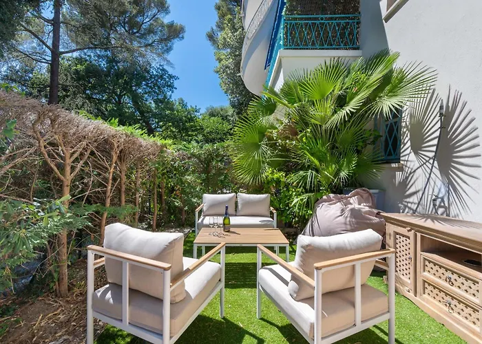 Ground-floor With Private Garden * Cannes