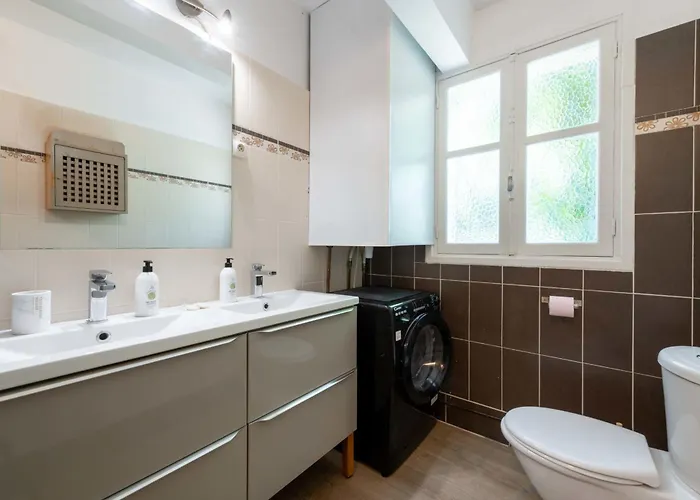 Ground-floor With Private Garden * Cannes
