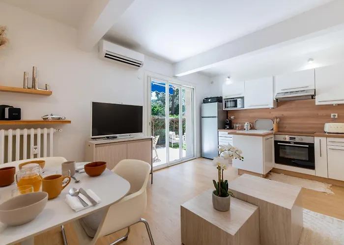 Ground-floor With Private Garden *