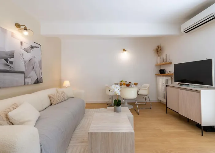 Ground-floor With Private Garden Apartment Cannes
