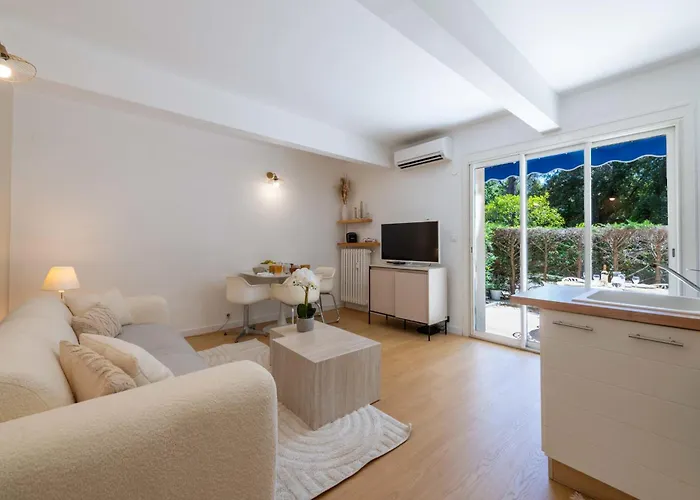 Ground-floor With Private Garden Apartment